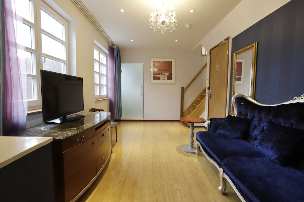 Chasse Hotel 38/64
