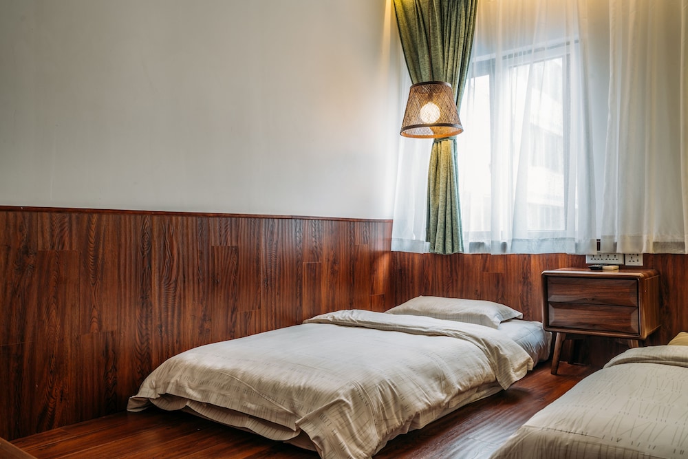 Chengdu Flipflop Hostel 10/66