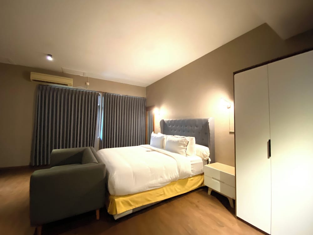 Golden Season Hotel Samarinda 7/18