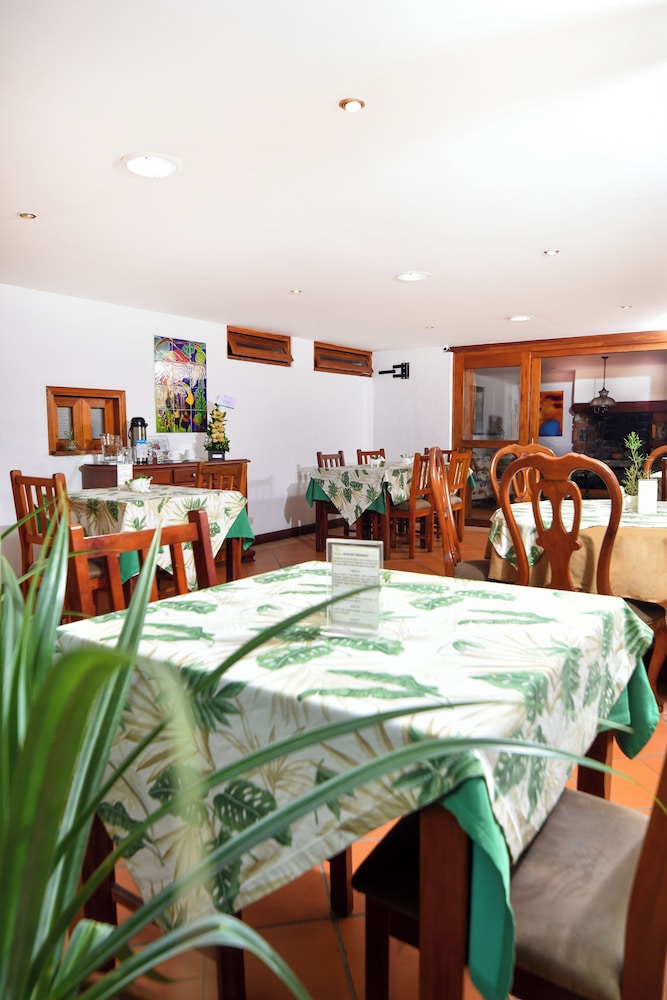 LA CAMPANA HOTEL BOUTIQUE 38/64