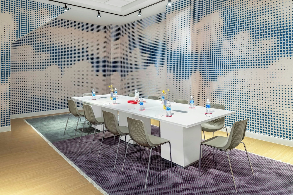 Aloft New York Brooklyn 42/48