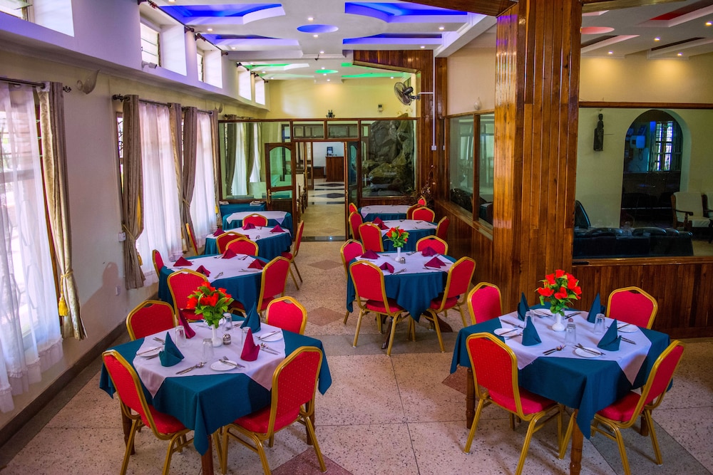 Kilimanjaro Crane Hotel 26/45