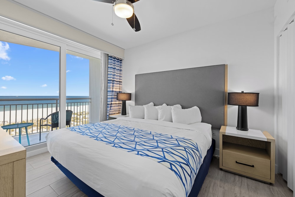 Provident Oceana Beachfront Suites 28/77