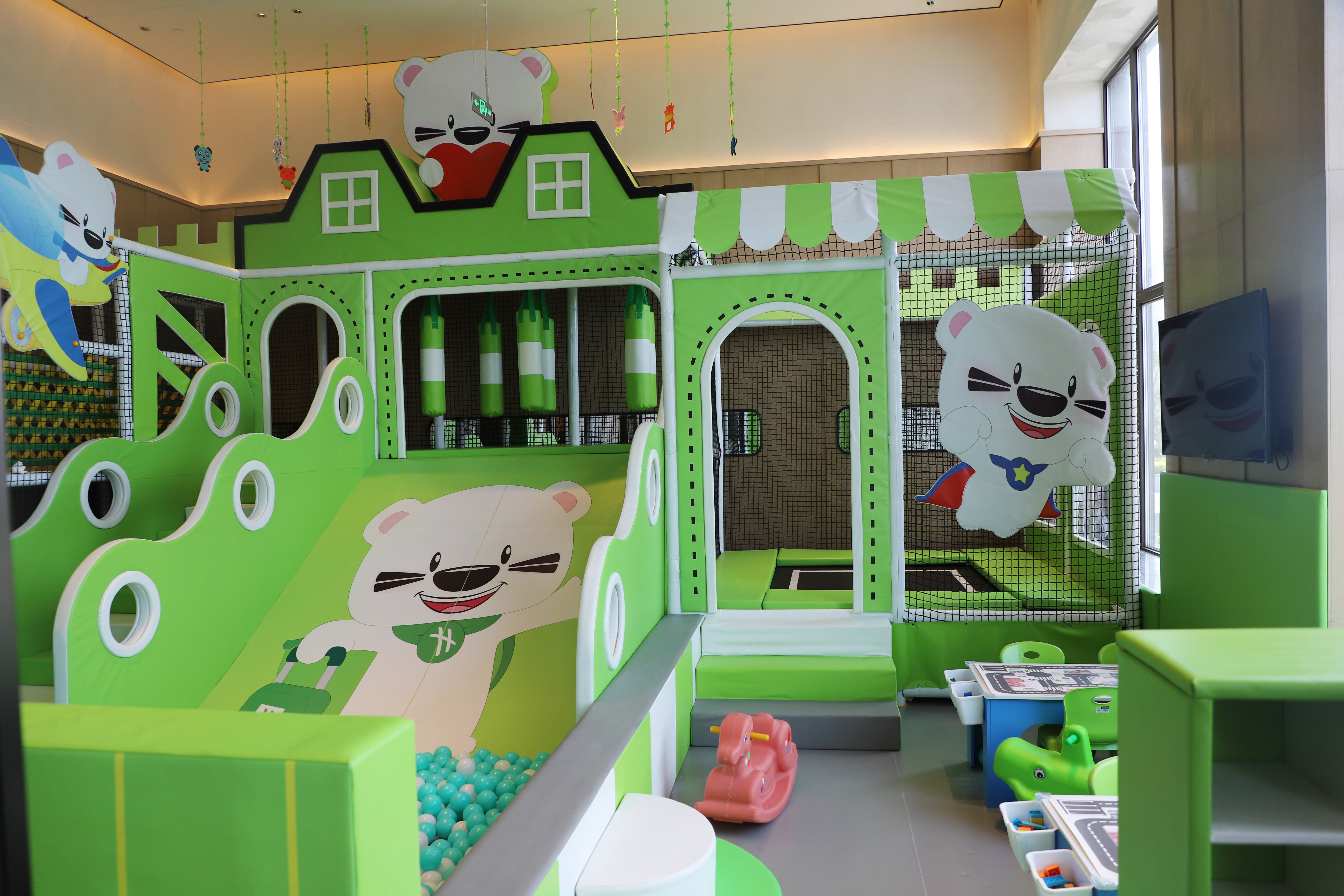 Holiday Inn Zhengzhou High-Tech Zone 64/74