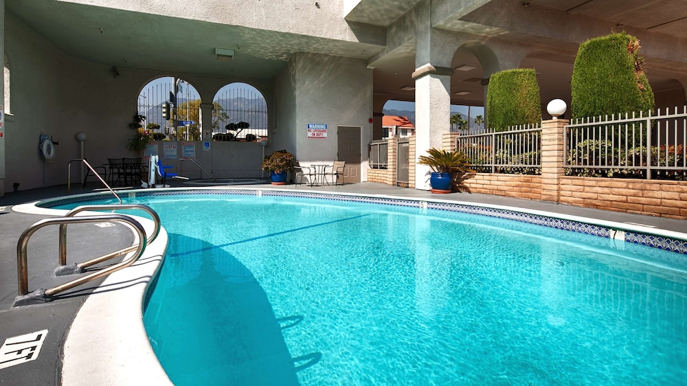 Best Western Pasadena Royale Inn & Suites 3/39