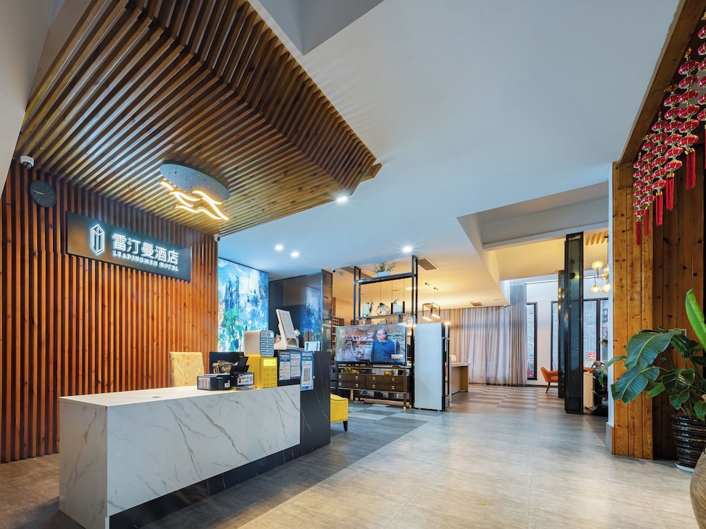 Z-Up Boutique Hotel 9/50