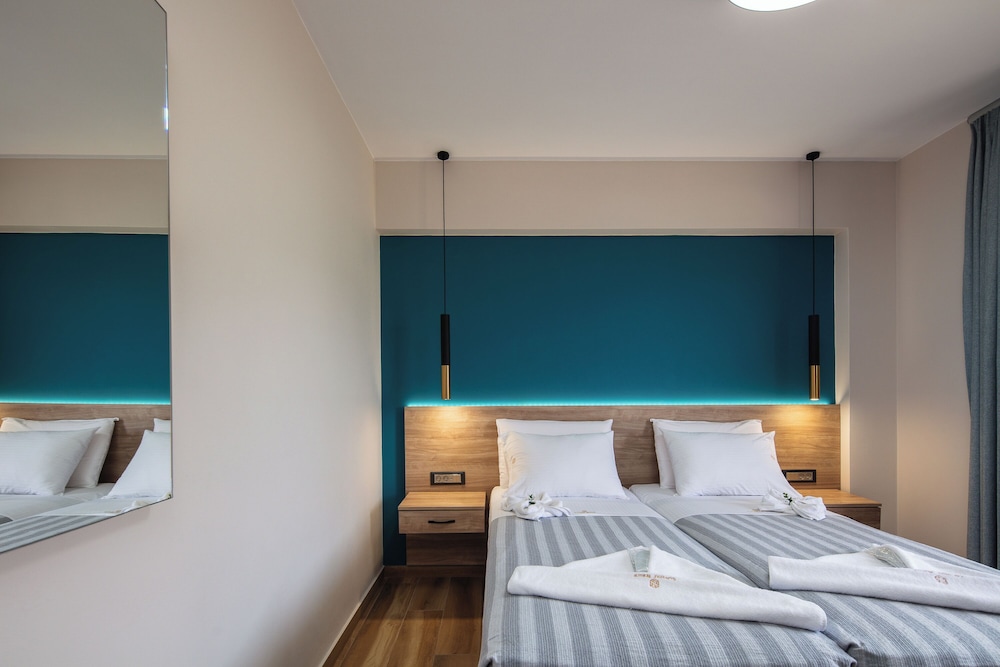 Sapphire Horizon Suites 33/94