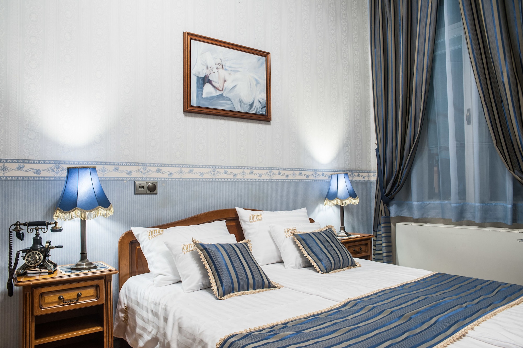 STANDARD, DOUBLE OR TWIN BED