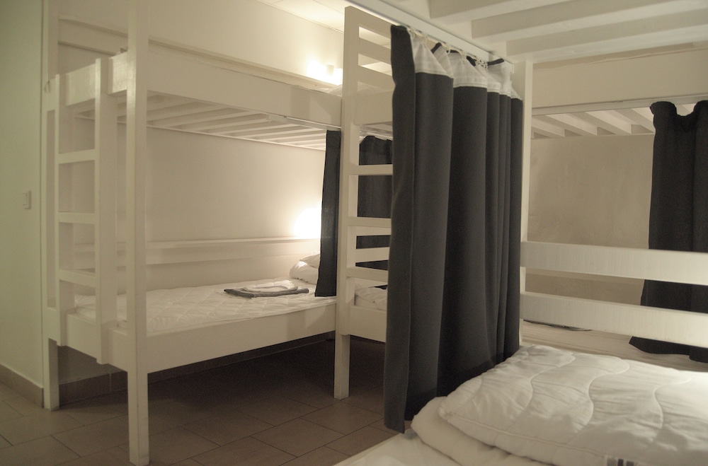 Female Dorm, Female Only, Basic, 10 Beds, No Window, Private Bathroom