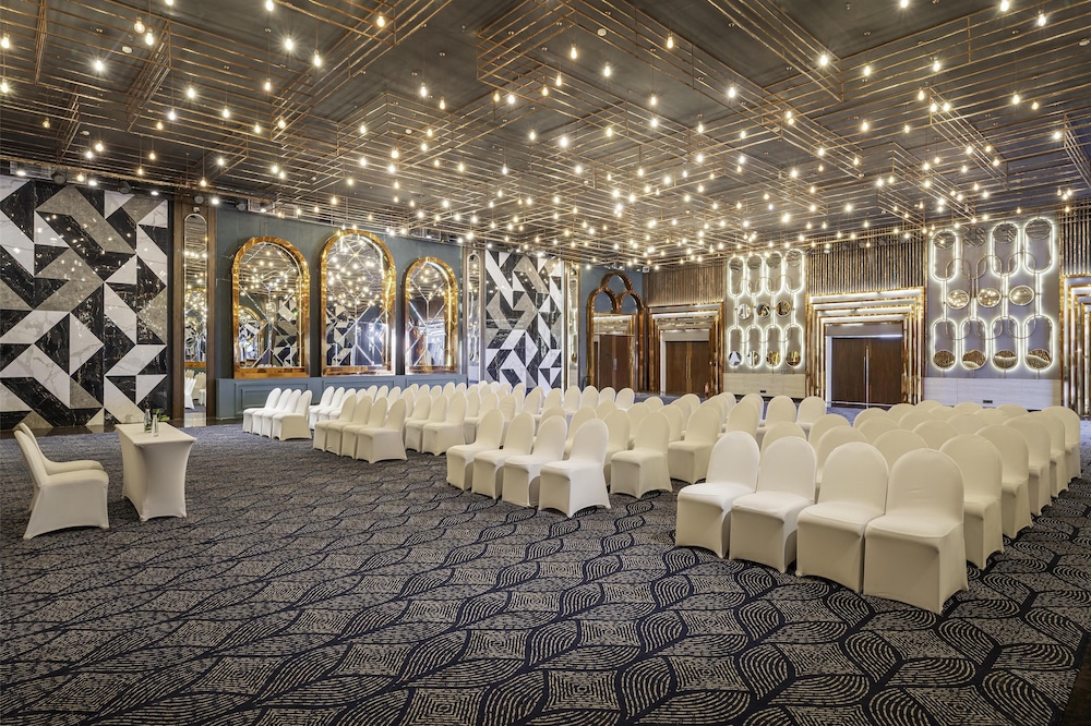Radisson Gurugram Udyog Vihar 44/48