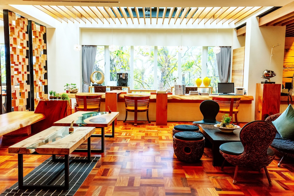 Bay Forest Boutique Hotel 46/72