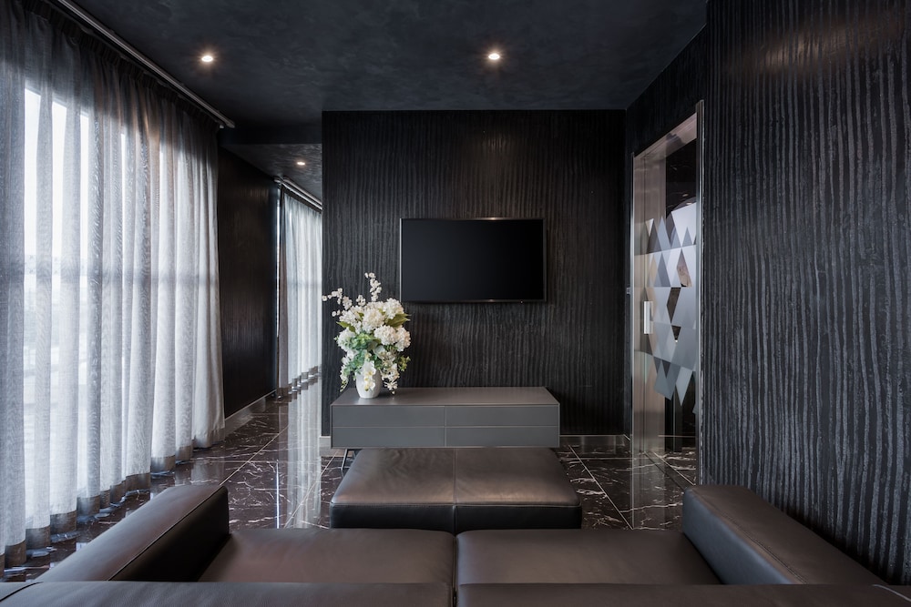 H Hotel Adults Only 51/68