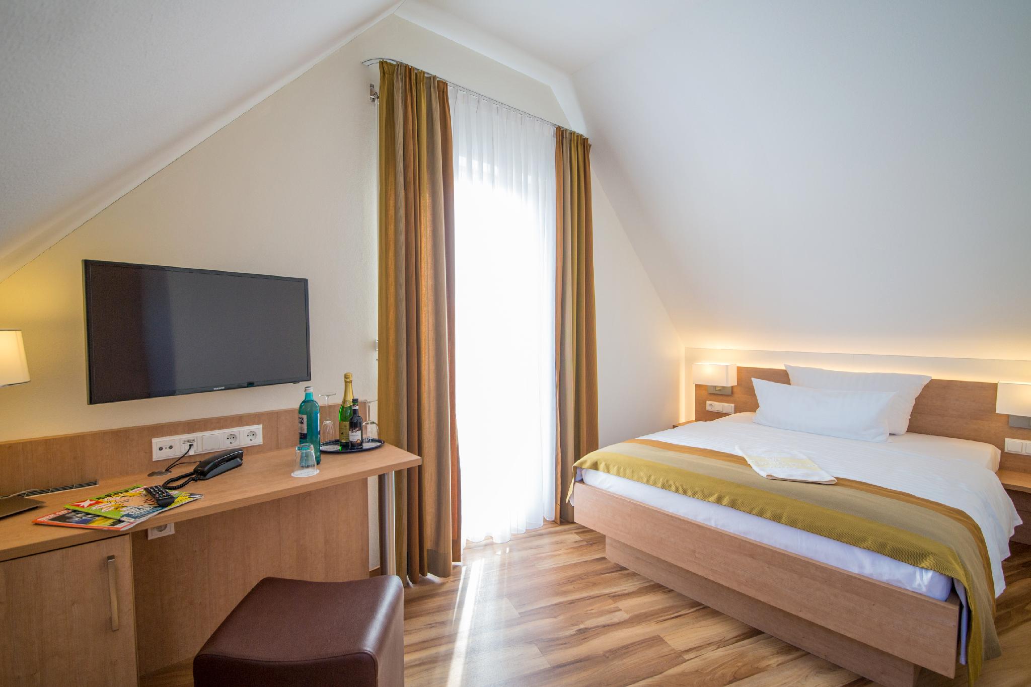 Room, Double Bed