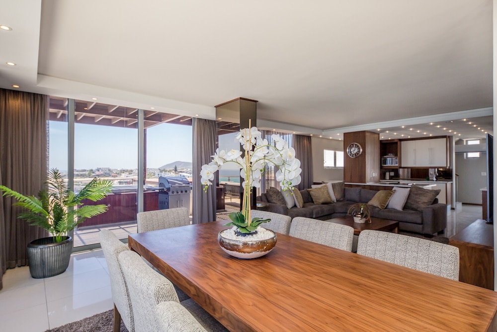 Infinity Self-Catering Apartments 41/50