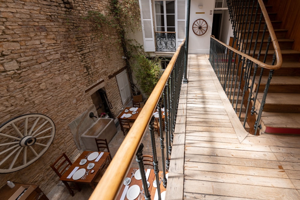 Hotel des Tonneliers 5/46