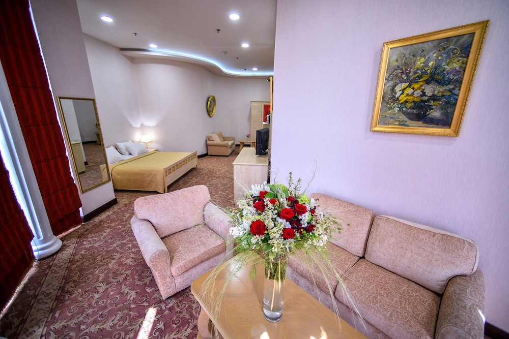 METROPOL HOTEL 54/65