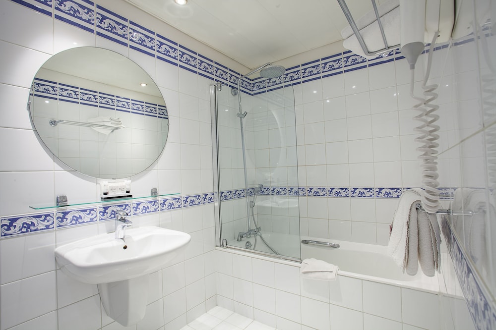 HOTEL ATLANTIS SAINT GERMAIN DES PRES 11/55