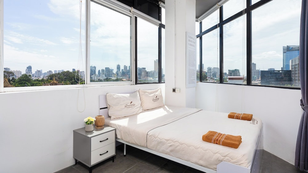 SKY HOTEL Central Phnom Penh - Rooms & Apartments 20/50