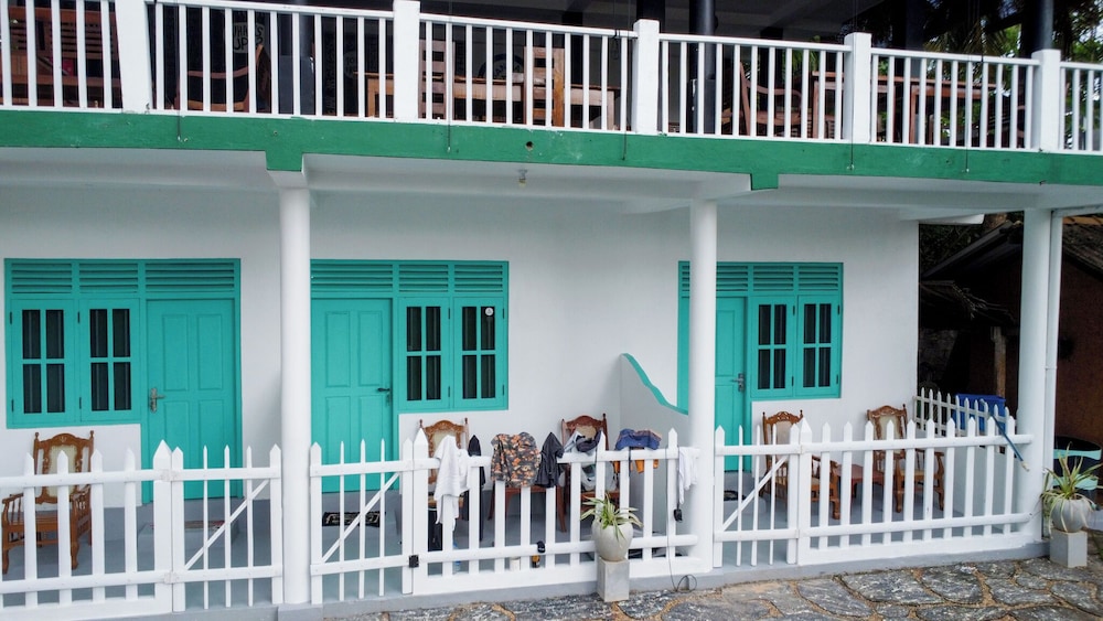 Asanka Surf House 2/40