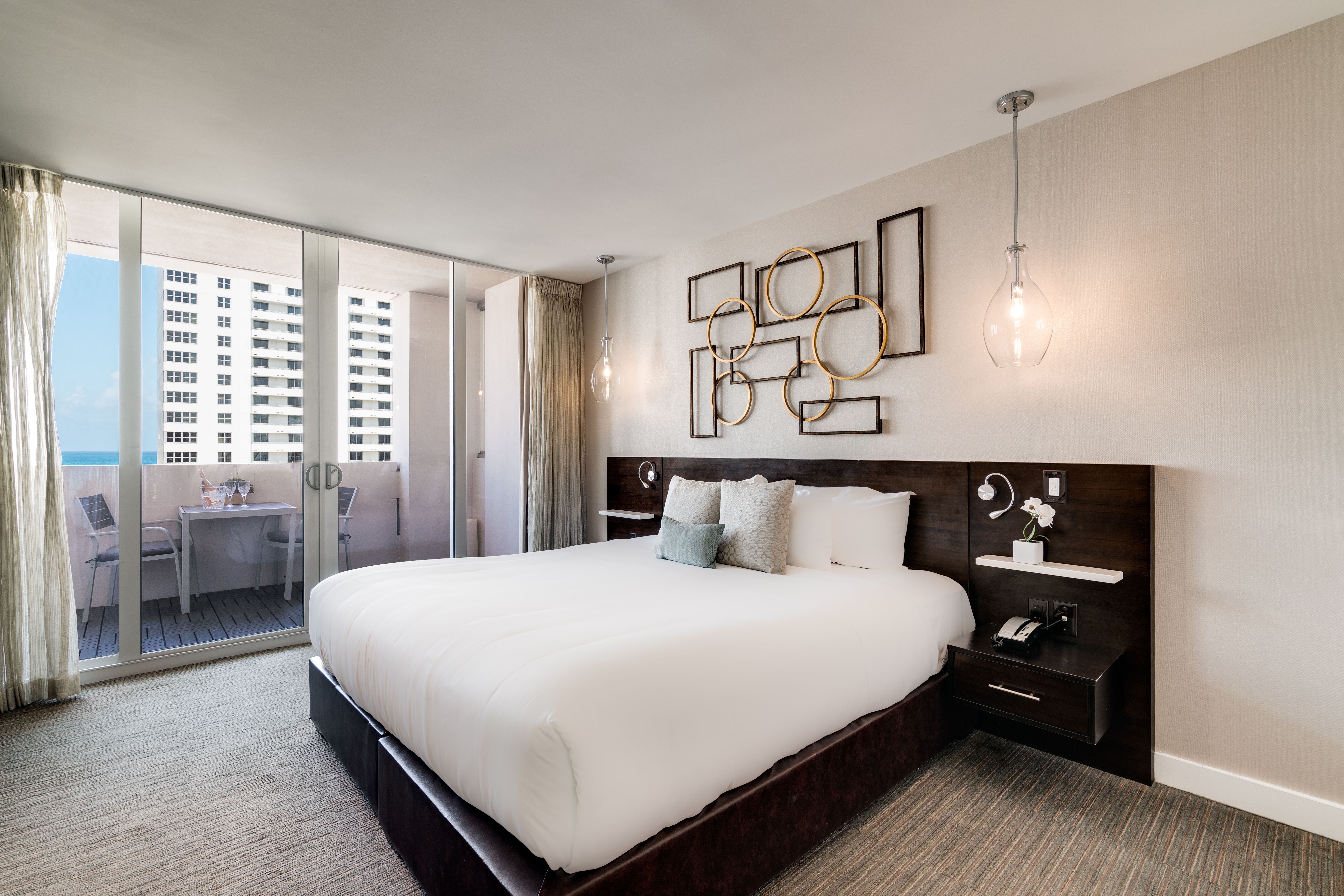 Panoramic, King Bed, Side Ocean View, Balcony، Iberostar Waves Berkeley Shore 3/6