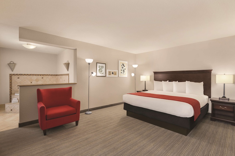 Country Inn and Suites by Radisson Tampa Airport North FL 18/48