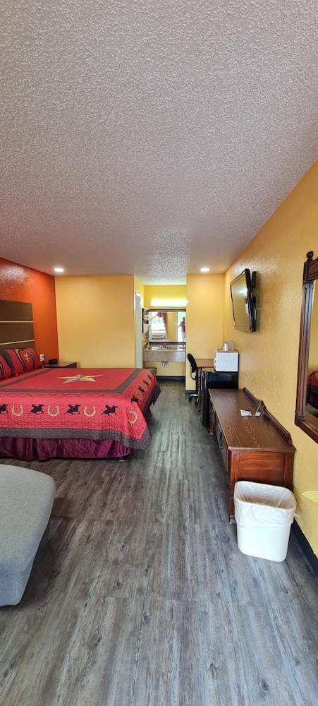 Chaparral Motel 45/57