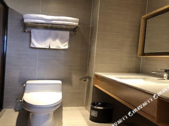 Ji Hotel (Shanghai Pudong Airport Chengnan Road) 42/44