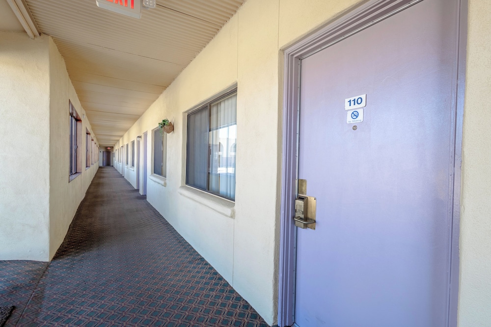 Royal Holiday Motel By Belvilla Gallup I-40 in GALLUP - NM