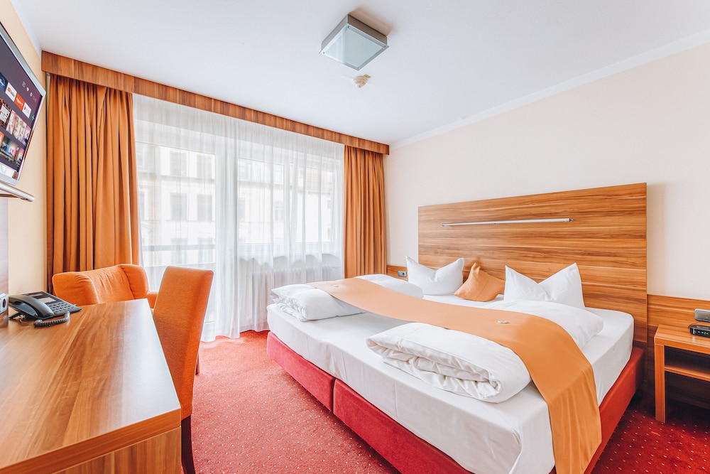 STANDARD, DOUBLE BED, BALCONY
