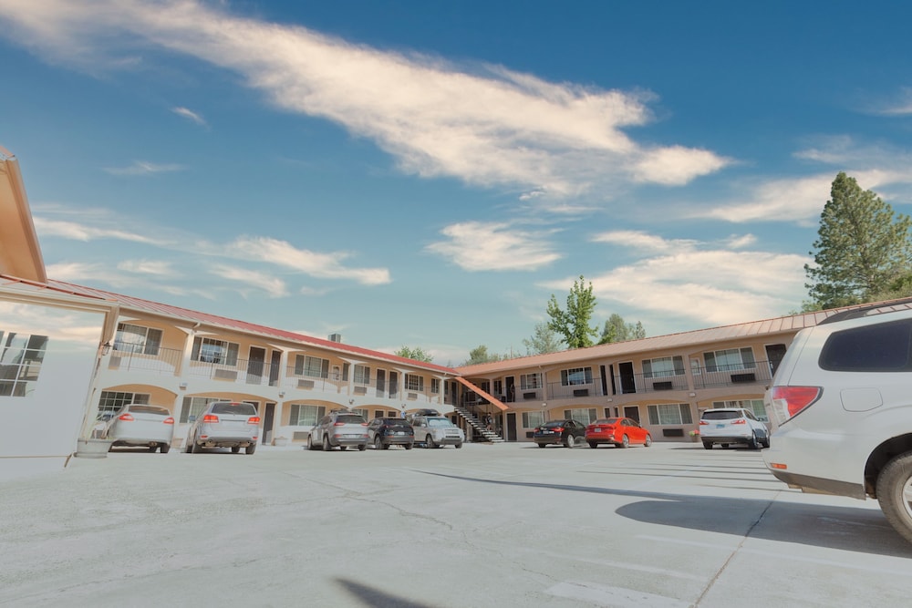 Yosemite Inn 51/61