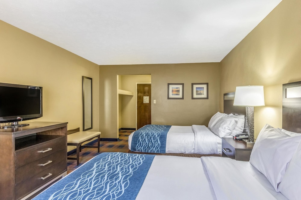 Comfort Inn Independence - Cleveland 10/30