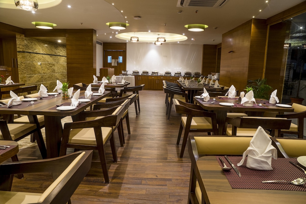 Hotel Udai Median 33/50