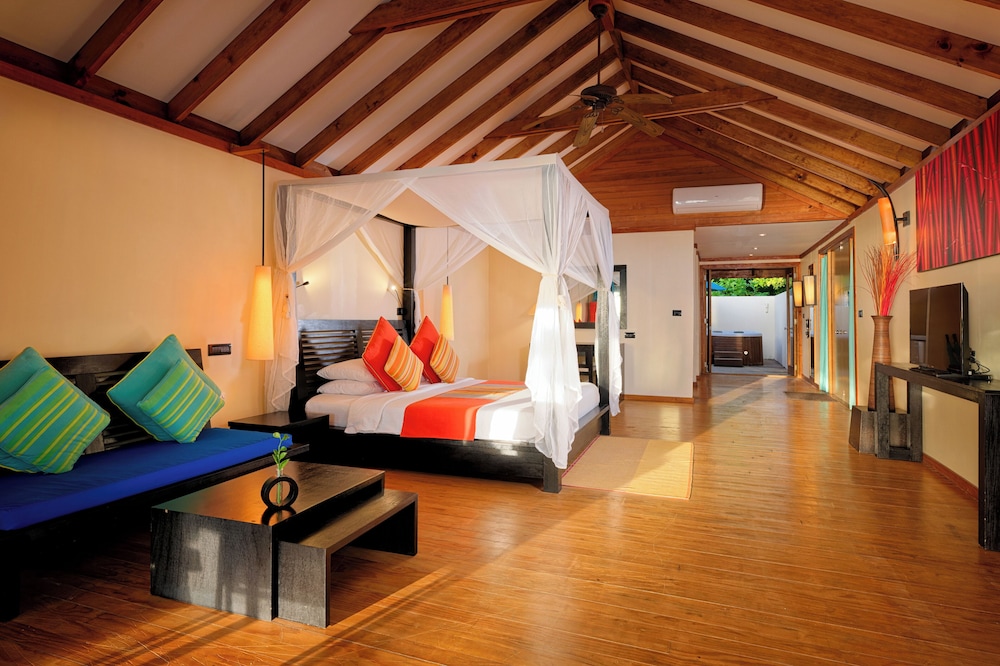 Canareef Resort Maldives 19/65