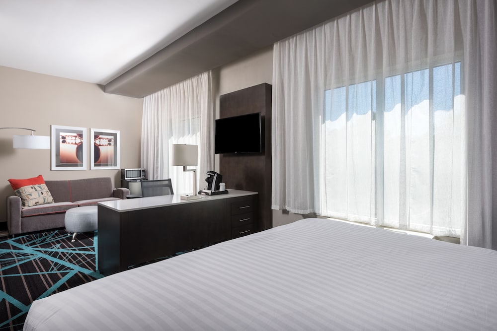 Holiday Inn Express And Suites Charlotte Airport 19/58
