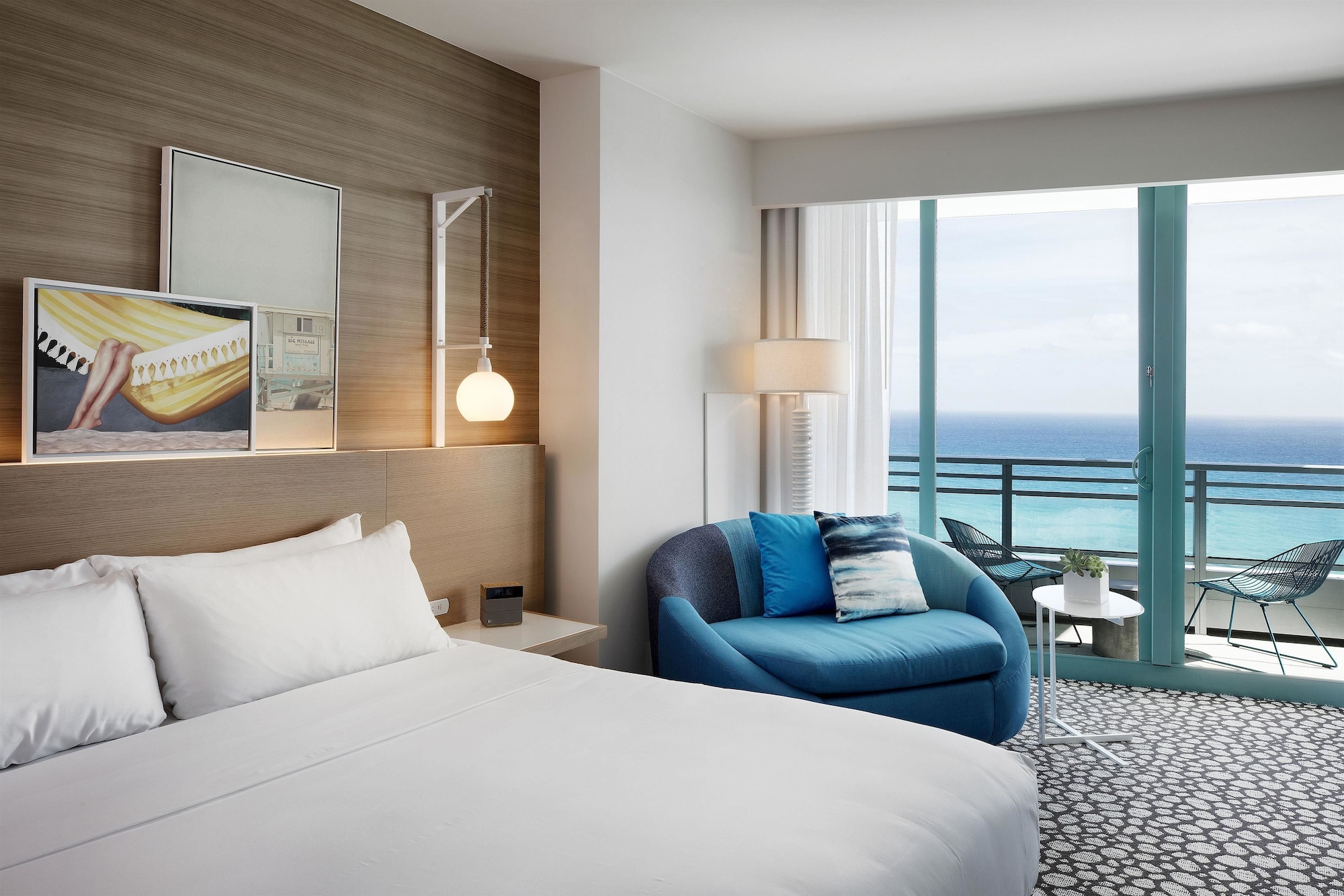 ROOM, KING BED, INTRACOASTAL VIEW, BALCONY, ACCESSIBLE