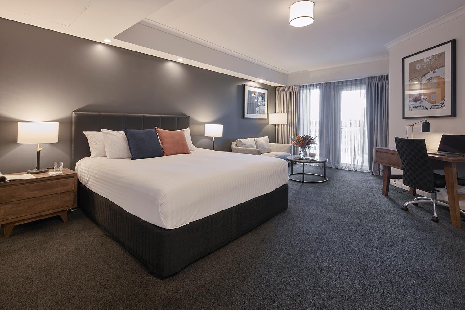 Room, King Bed, Hot Tub