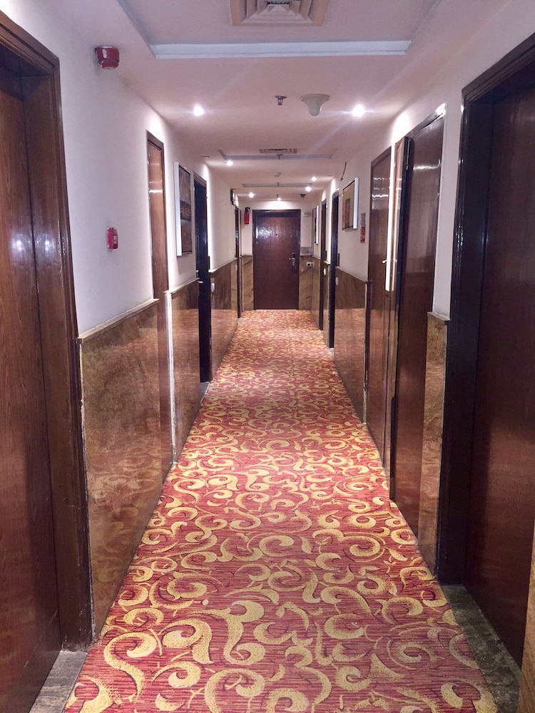 Taurus Sarovar Portico New Delhi 43/49