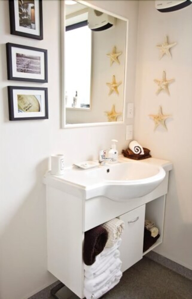 blenheim palms motel