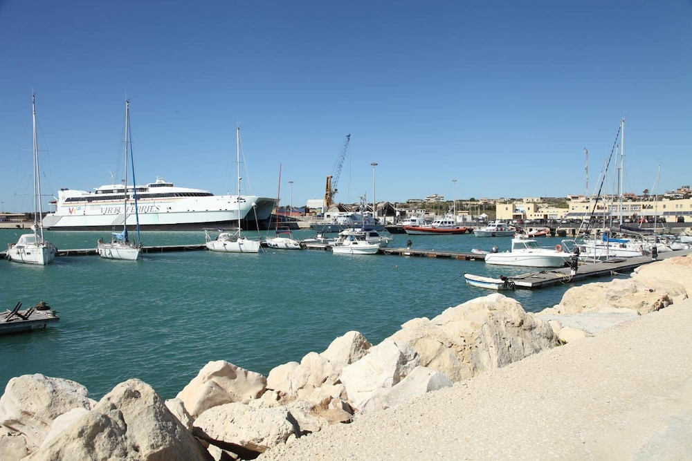 Hotel Nautico Pozzallo 58/68