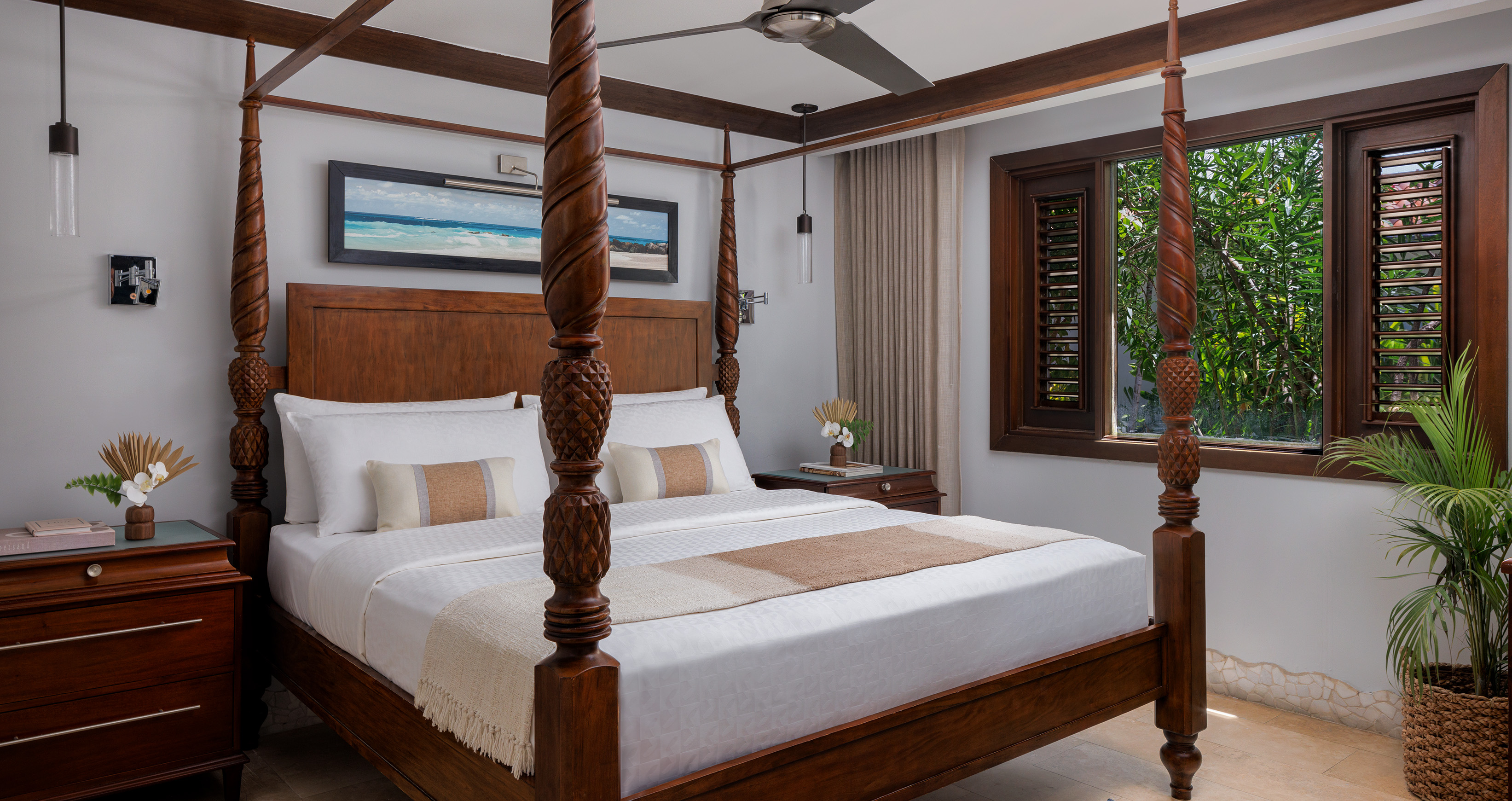 1 Bedroom, Swim Up, Crystal, Lagoon, Suite, Butler, Patio, Bathtub