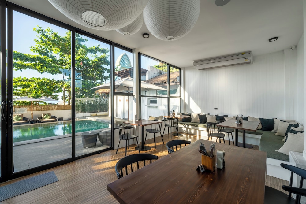 Zara Resort (ex The Privilege Hotel Ezra Royal Beach) 69/80