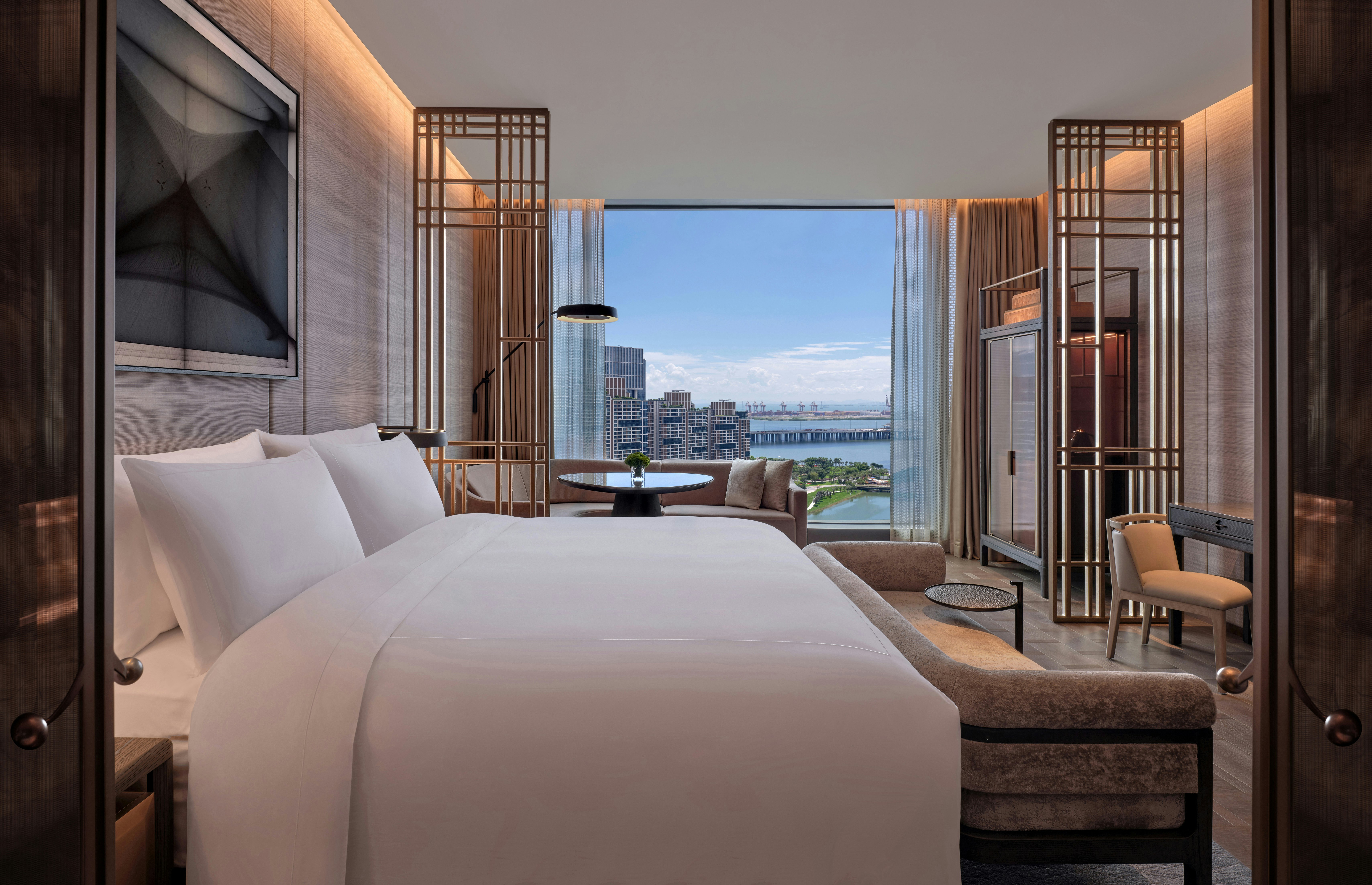 DELUXE, KING BED, BAY VIEW
