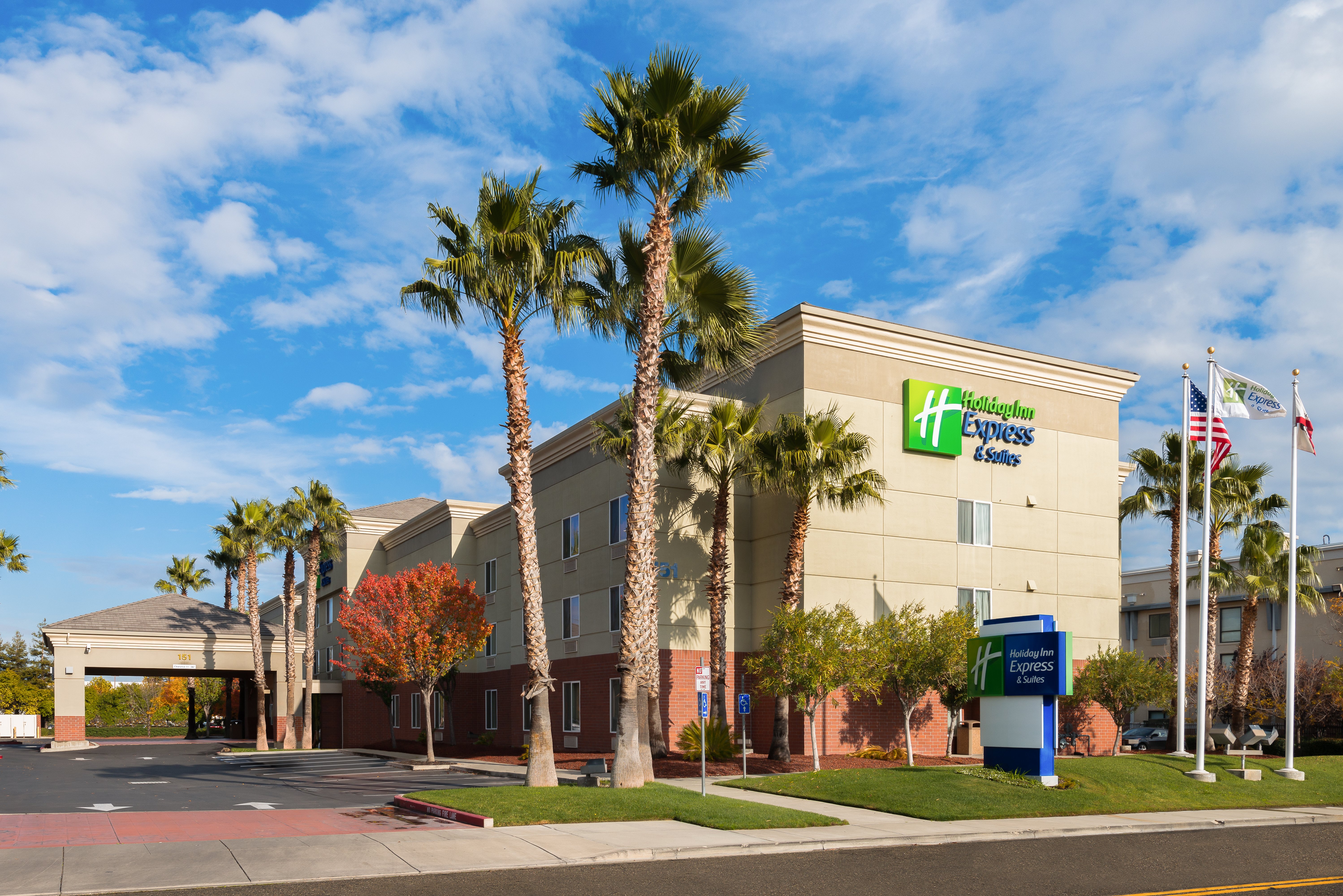 HOLIDAY INN EXPRESS HOTEL & SUITES VACAVILLE 42/44