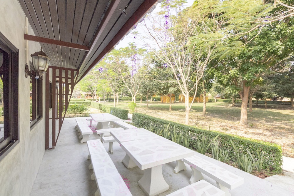 OYO 75359 Thaiburi Thara Resort 41/43