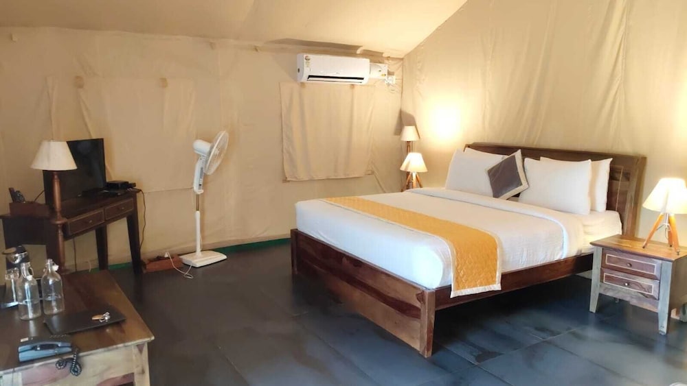 Swiss, Premium, Twin Beds