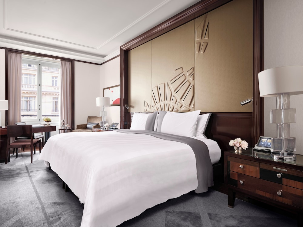 DELUXE, TWIN BEDS