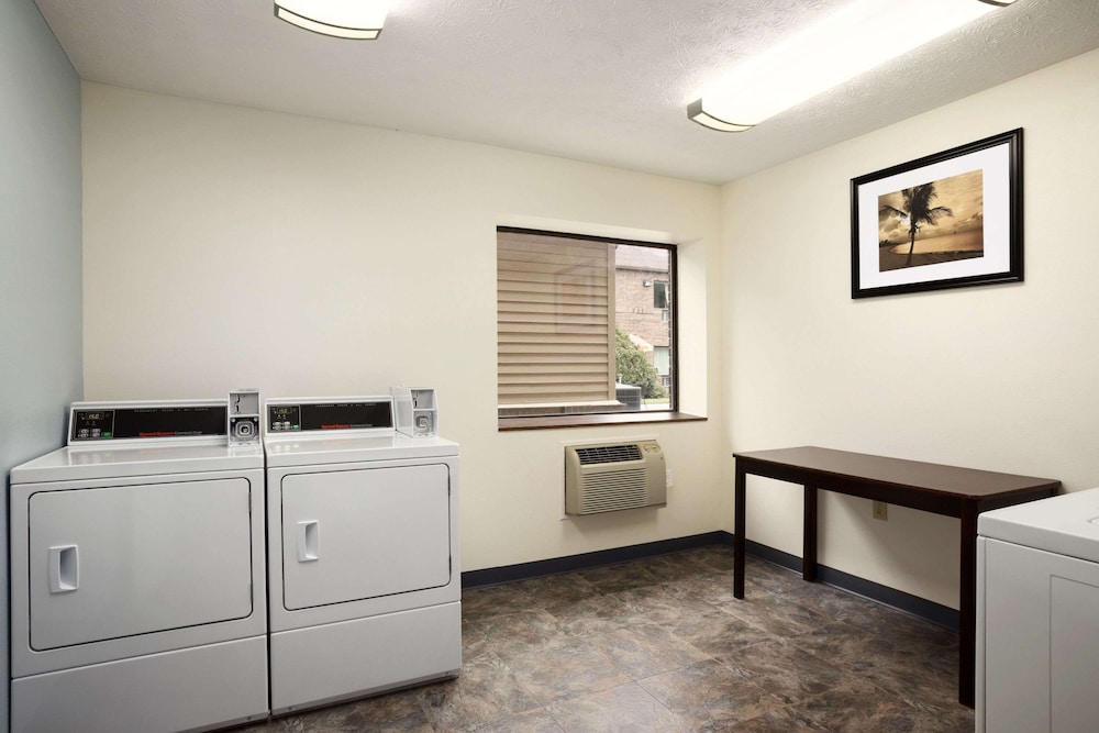 Days Inn by Wyndham Middletown 10/21