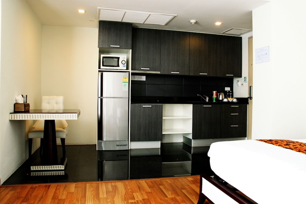 The Bless Hotel And Residence 14/80