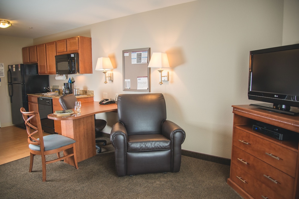 Candlewood Suites Loveland 34/62