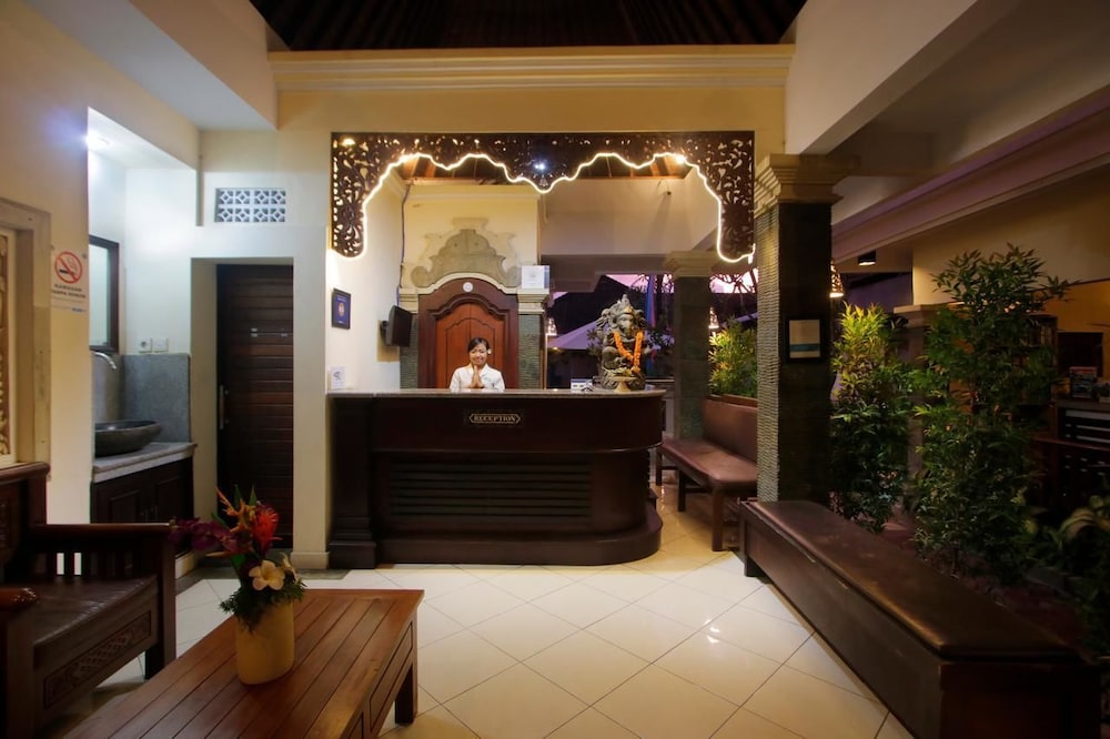 Hotel Jati And Home Stay 11/71